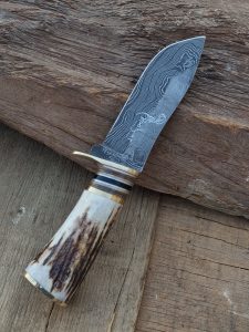 چاقوی ساخته شده با فولاد دمشقی درمجموعه کوهیار